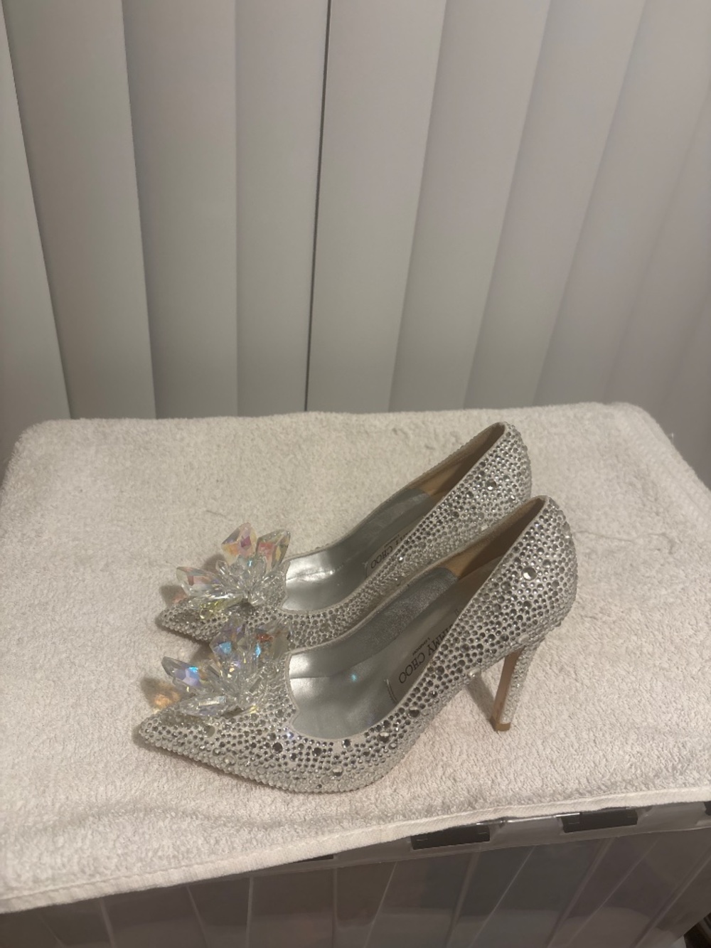 Jimmy Choo Women’s Crystal Covered Pointed Cinderella Toe Pumps US Size 5.5-6 - Picture 3 of 6